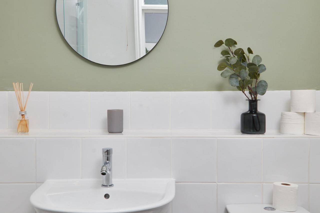 Wonderful Apartment In Bath With Garden - Sleeps 8 Eksteriør bilde