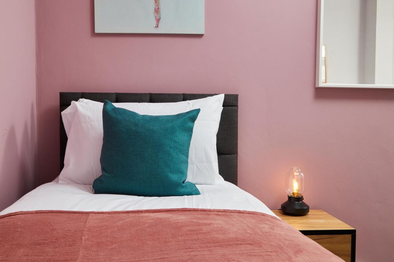 Wonderful Apartment In Bath With Garden - Sleeps 8 Eksteriør bilde